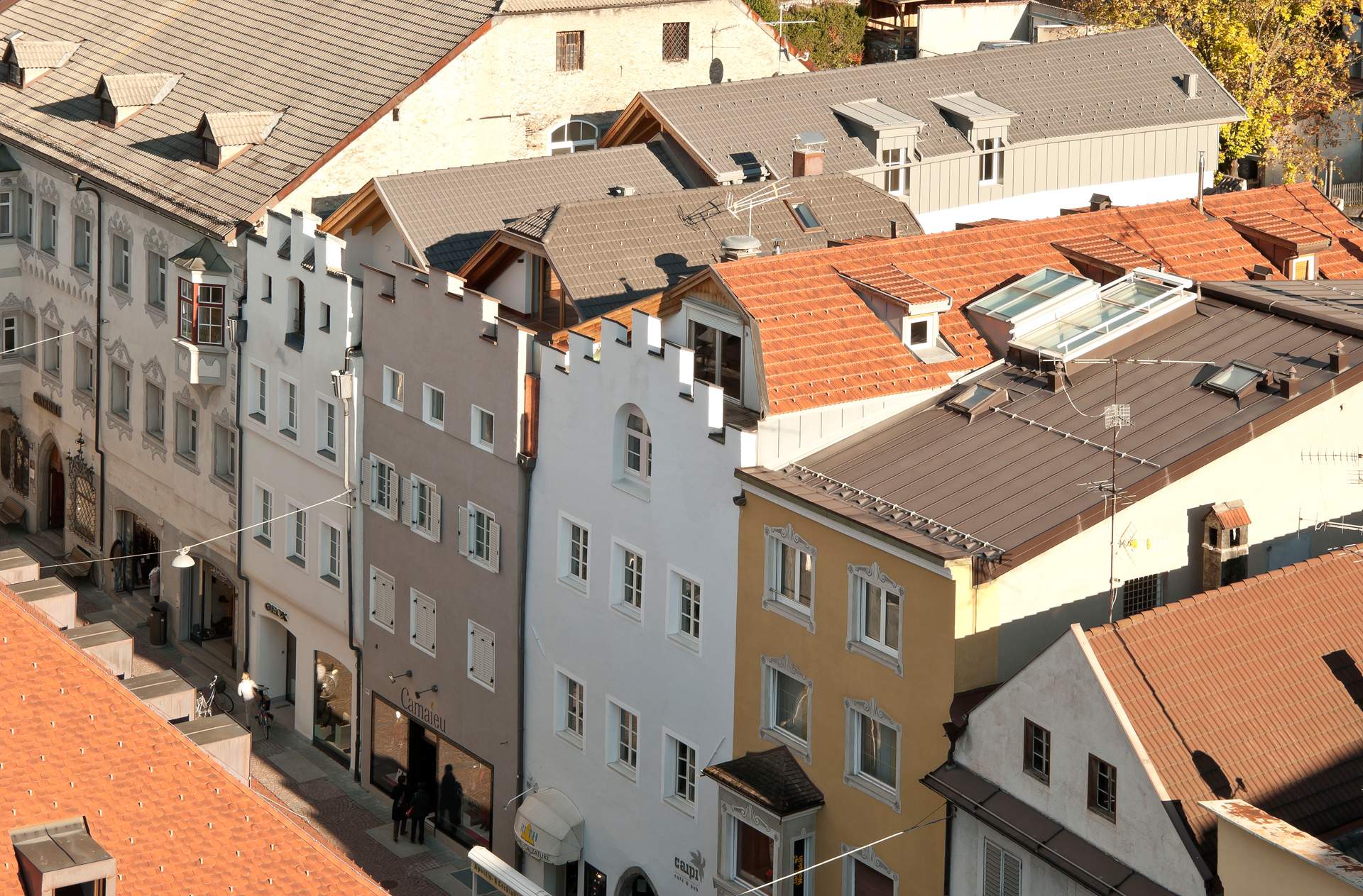 Wohn- und Geschäftshaus